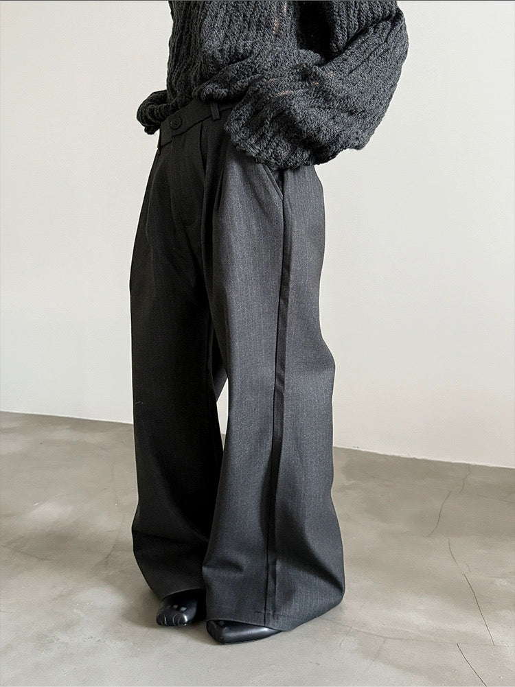 Pantalon tailleur à rayures fines